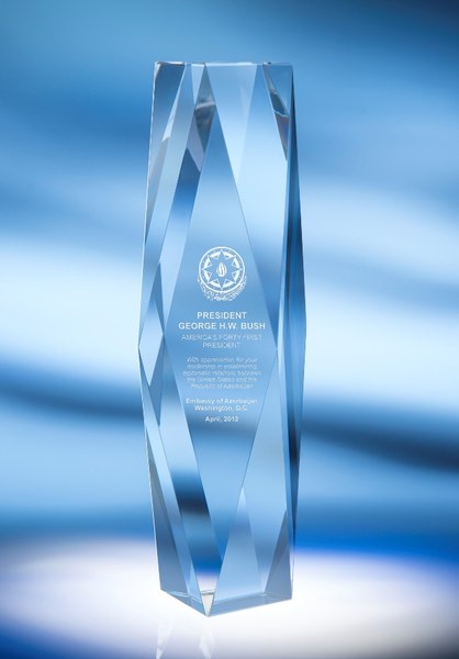 Prizma Optical Crystal Award